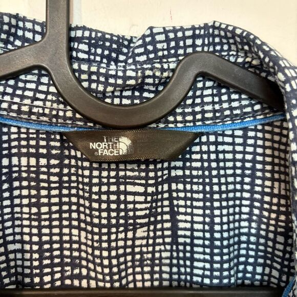 The North Face Men's Short Sleeve Button Down Shirt ~ Light Blue print M - Picture 3 of 9